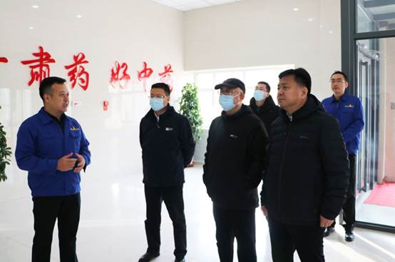 說(shuō)明: 說(shuō)明: C:\Users\Administrator\Desktop\技術(shù)中心\新聞稿\甘肅省科技廳副廳長(zhǎng)李興華\李興華副廳長(zhǎng)調(diào)研20211215\微信圖片_20211215132012.jpg